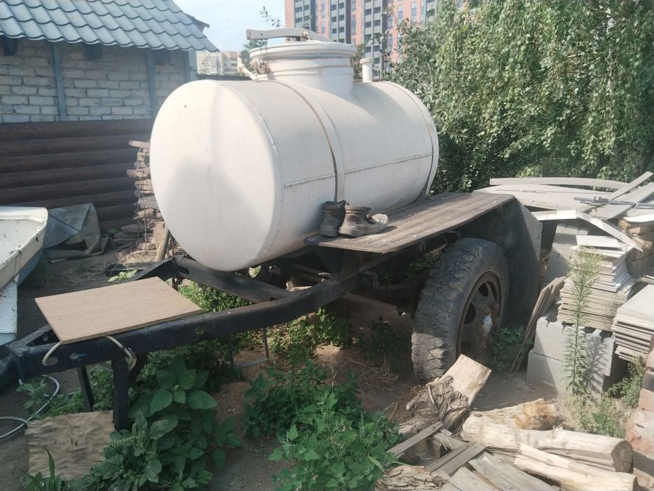 Бочка 1 куб на прицепе