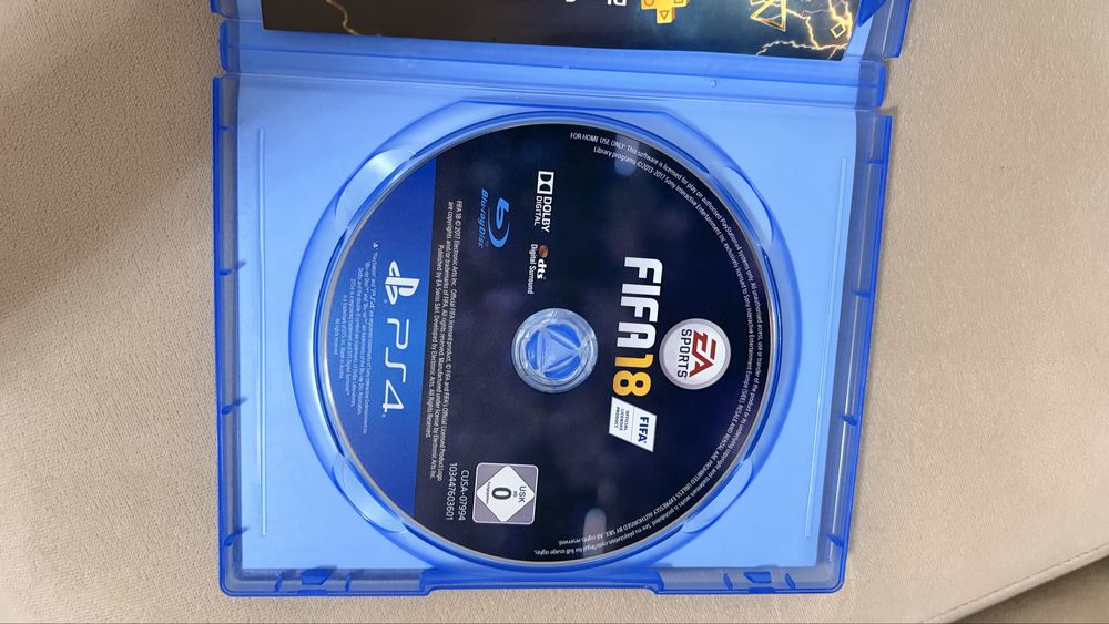 Диск FIFA 18 на PS4 и PS5
