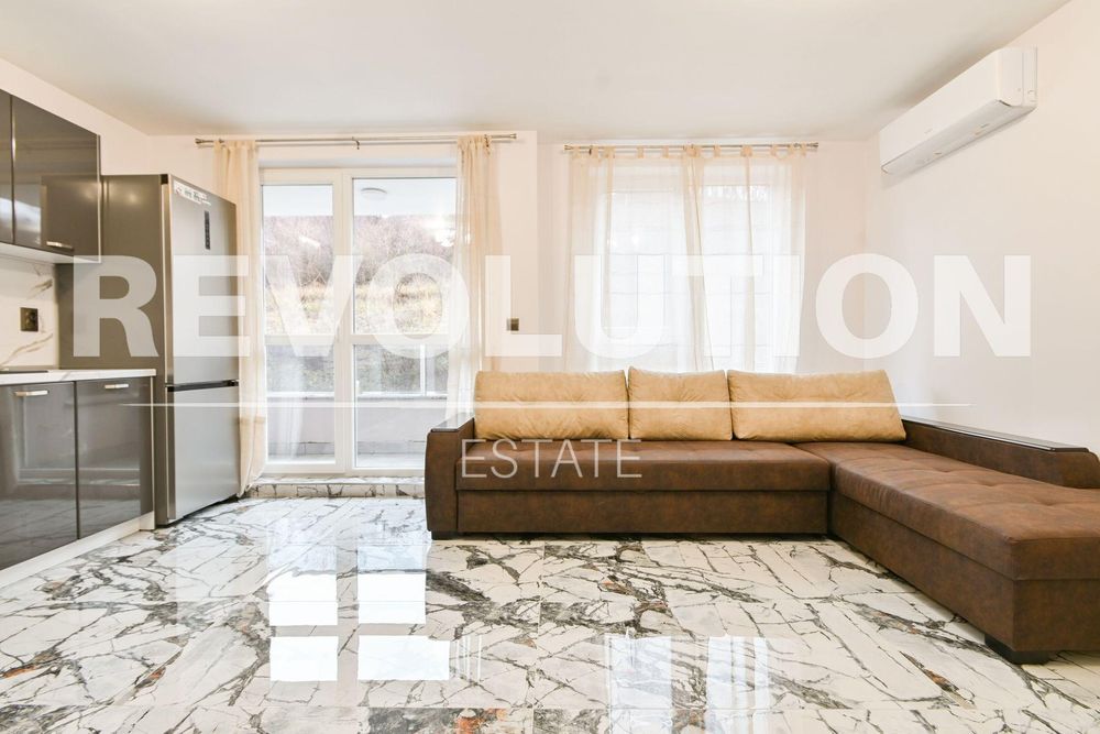 Двустаен апартамент в ж.к. Дружба 2.