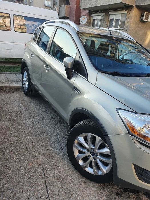 FORD KUGA 2010 год