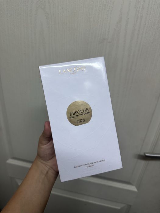 Lancome absolue rose on the moon
