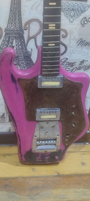 Ретро бас гитара  Тоника ссср для интерьера