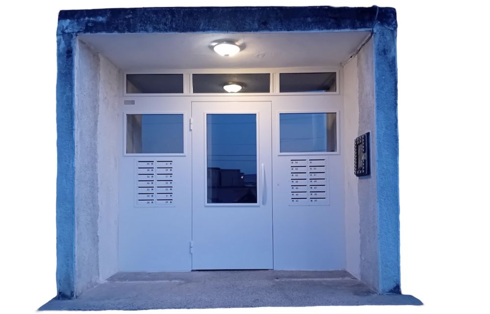 Врати за вход - от желязо, ковано желязо, ламели тип щора и други