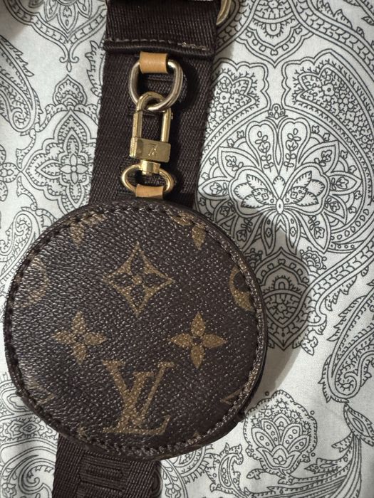 Geanta de umar Louis Vuitton