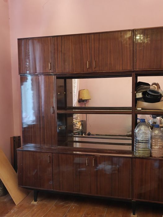 Продам сервант (2 шт)