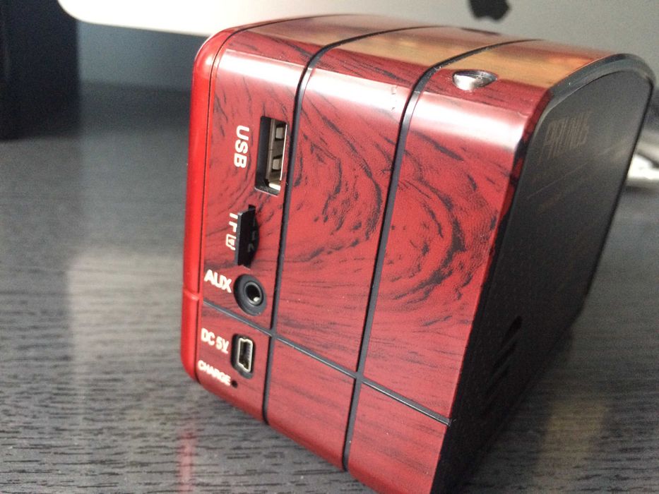 Radio cu aspect vintage Prunus J-160 functional.Cititi tot anuntul.