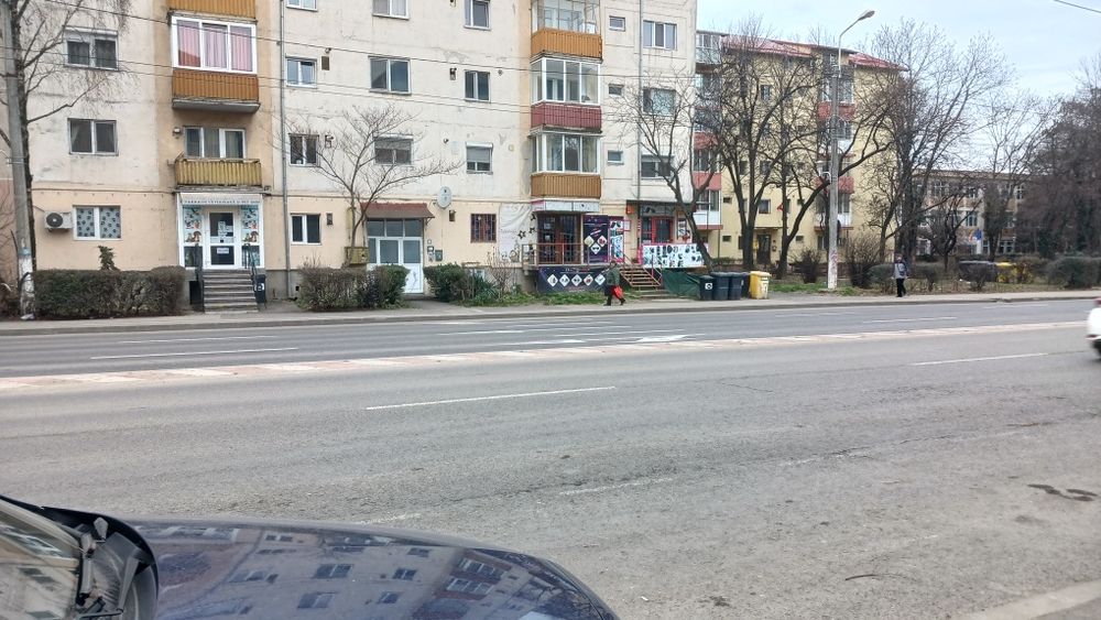 Închiriez spațiu comercial SAD