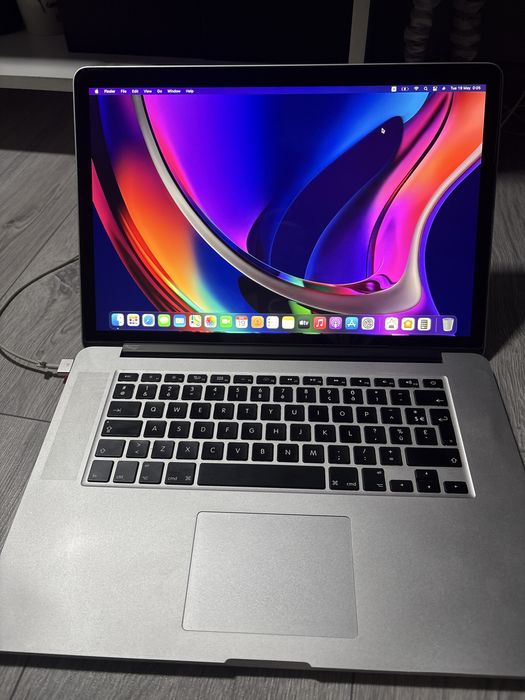 Mac Book pro 15 inch