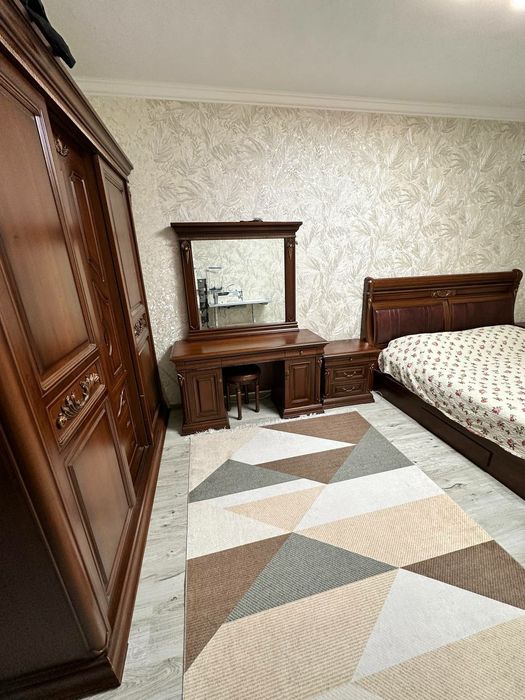 Квартира Сергели янги хает 8 худуд йол юзида дом