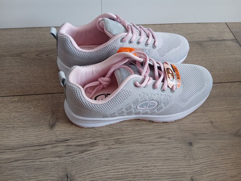 Туфли кожаные и кроссовки