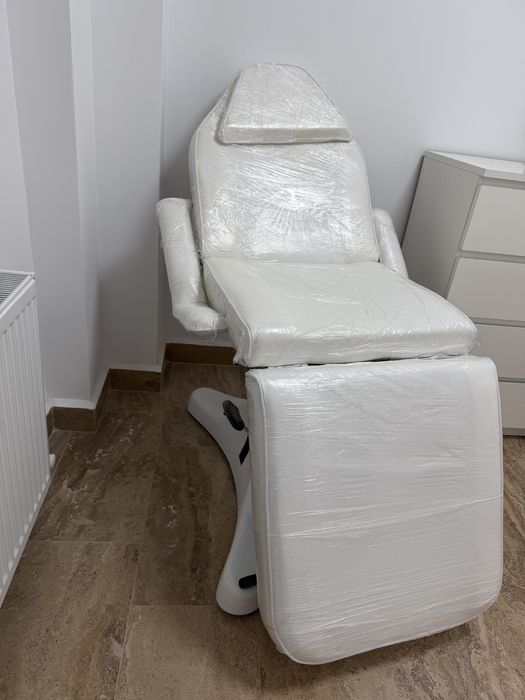 Scaun Cosmectica/Pedichiura Alb