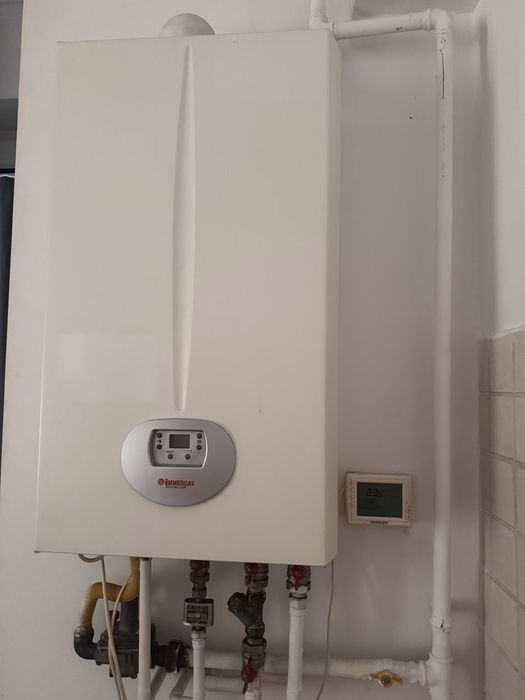 vand centrala termica si ambient  cu fir legat la centrala