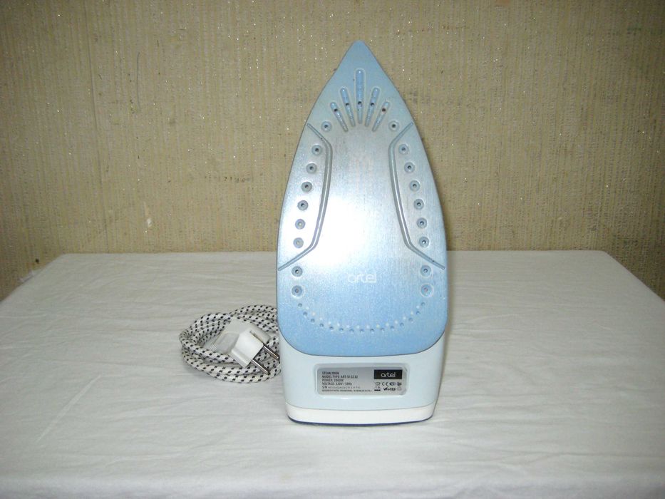 Утюг Artel 2800w идеальном рабочим состоянии!