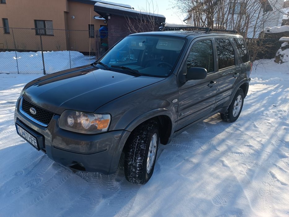 Vând Ford Escape 2.3  Hybrid 4x4 AWD eCVT 155 CP