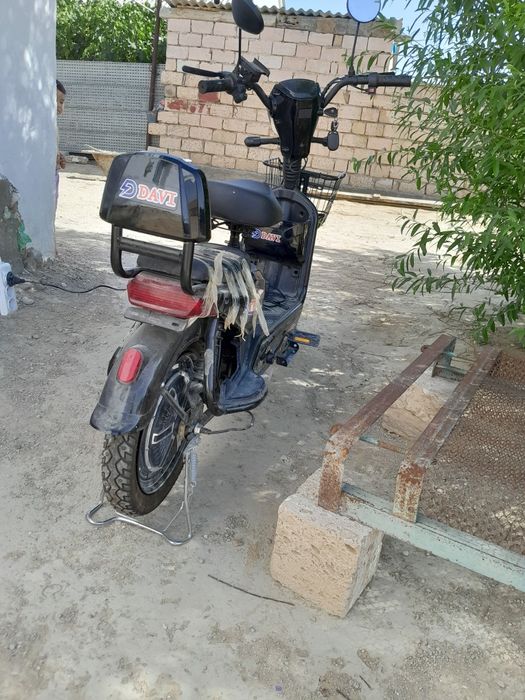 Электроскутер D davi