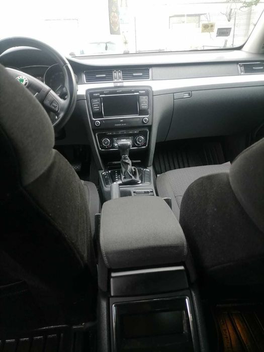 SKODA Superb 2012 — imagine 3