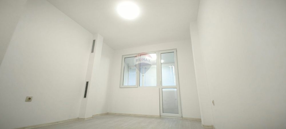 Продава се Едностаен апартамент в Варна, Младост 2 - 26 кв.м за 2881 €/кв.м - Снимка #1