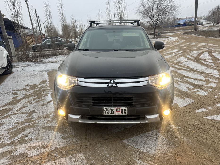 Mitsubishi Outlander 2015год Транзит