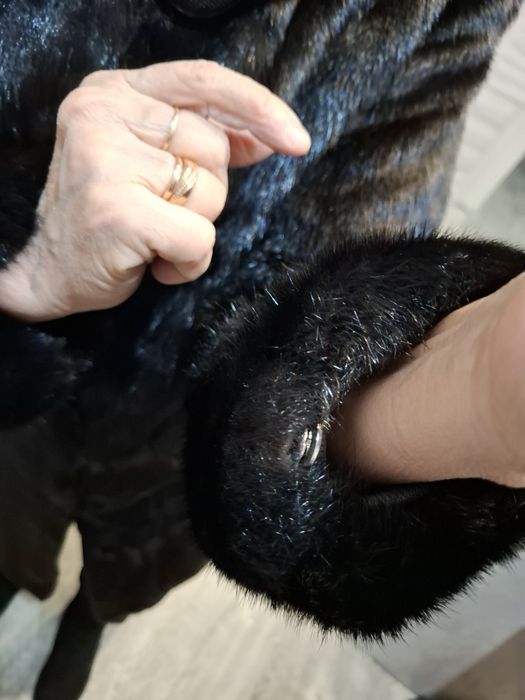 Продам норковую шубу