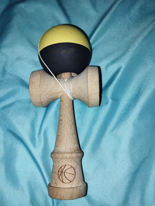 Vând jucării  Kendama X