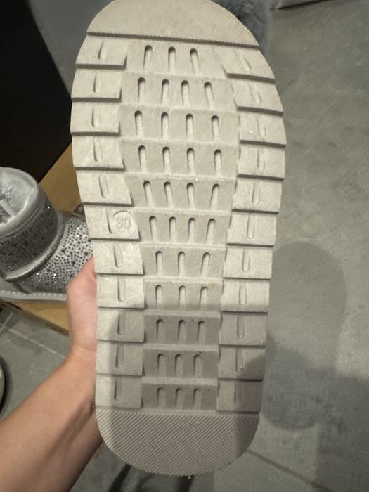 Блестящи ботуши