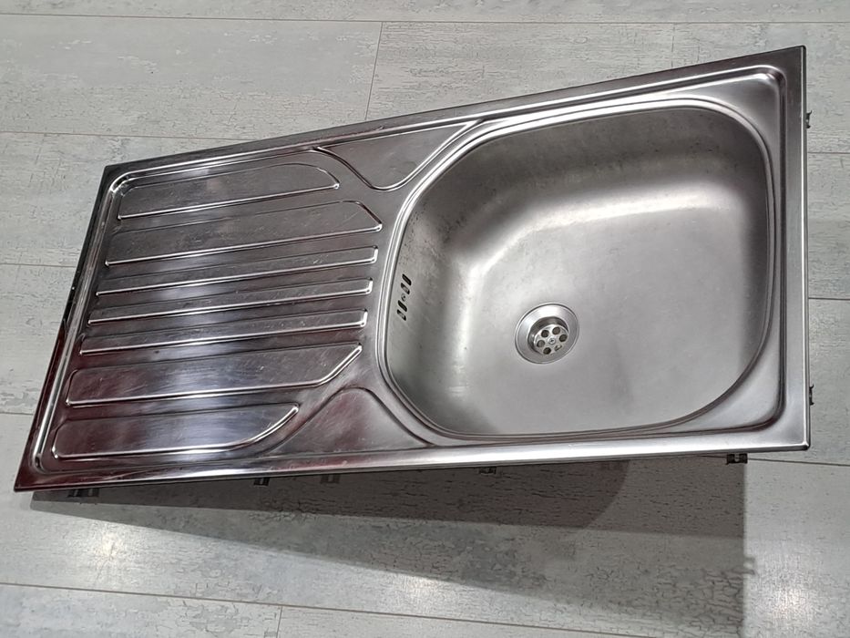 Емайлирана мивка за вграждане със сифон