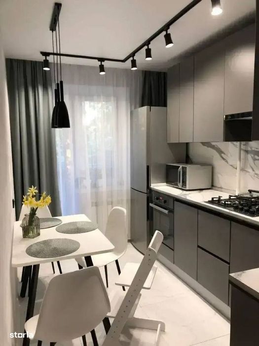 Apartament 3 Camere Decomandat 8 Minute Metrou - Scoala Bloc Boutique