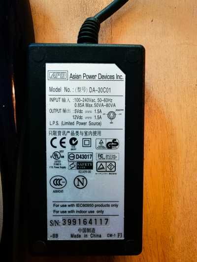 Iomega Predator USB CD-RW extern - pentru citit și "ars" CD-uri