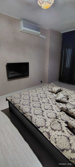 Дава се под наем Тристаен апартамент в Бургас, Изгрев - 95 кв.м за 612 € - Снимка #3