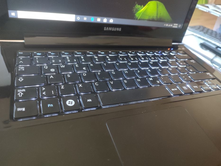 Laptop Samsung 900x - i5-2537m/8gb/128Gb/Bat. OK/Tastatura ILUMINATA