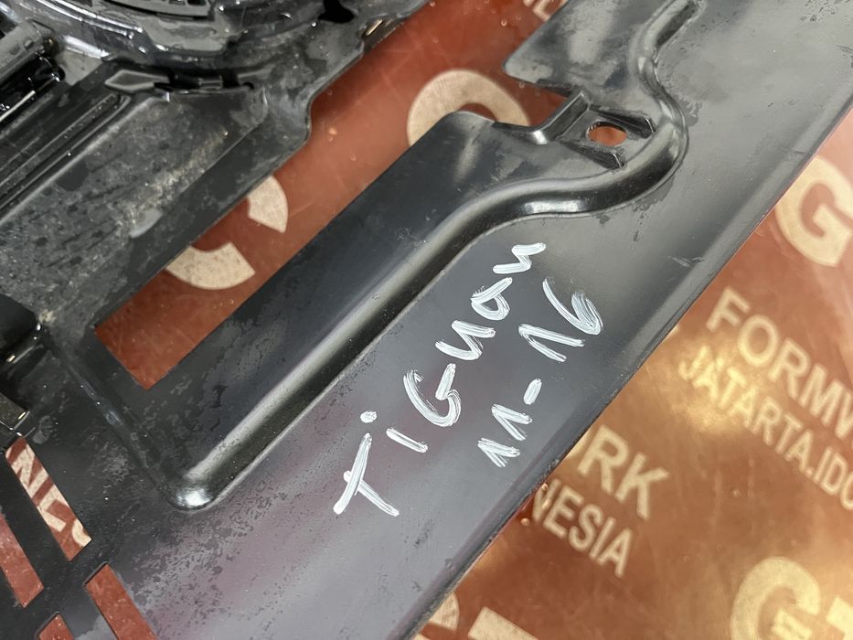 Решетка VW Tiguan 2010 Face