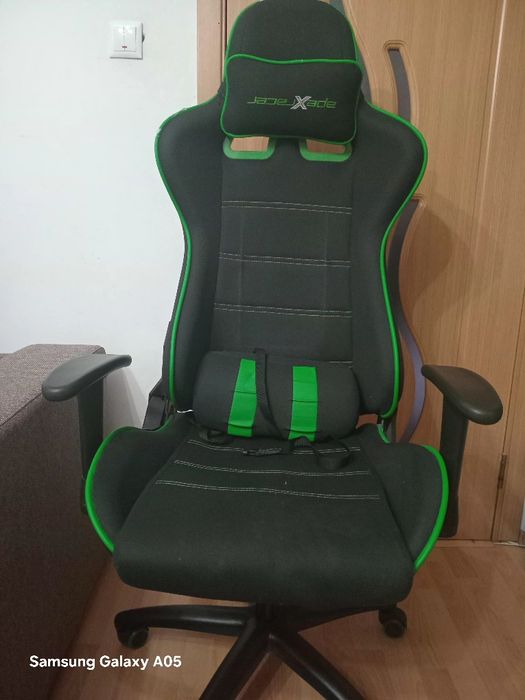 Vând scaun gaming