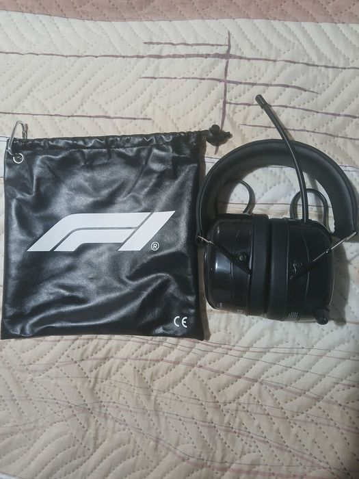 Заглушаващи слушалки F1