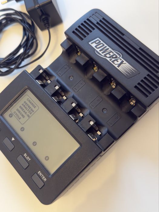 Incarcstor acumulatori Powerex Maha Wizard