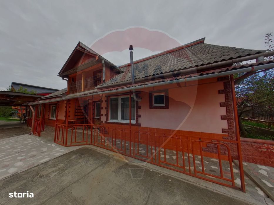 Casă / Vilă cu 16 camere de vânzare în zona Bobâlna