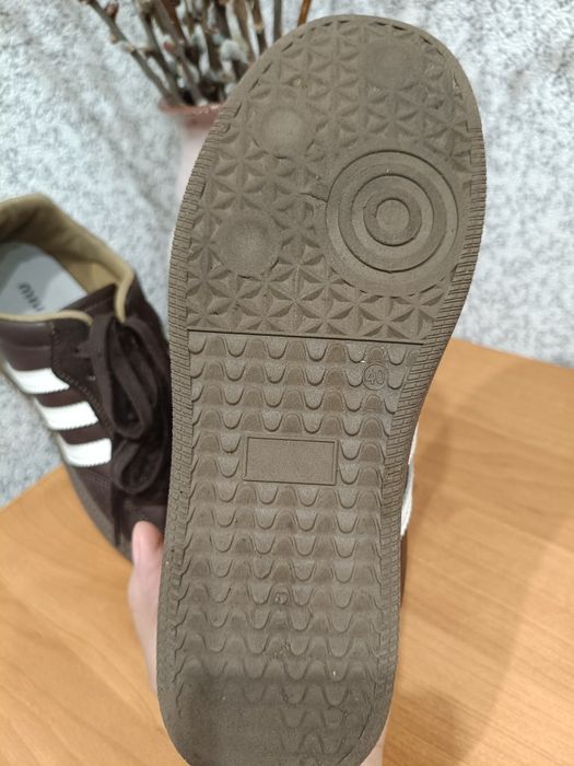 продам кросовки женские,