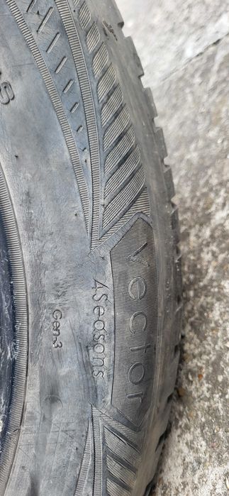 Всесезонни гуми GoodYear 215/60/17