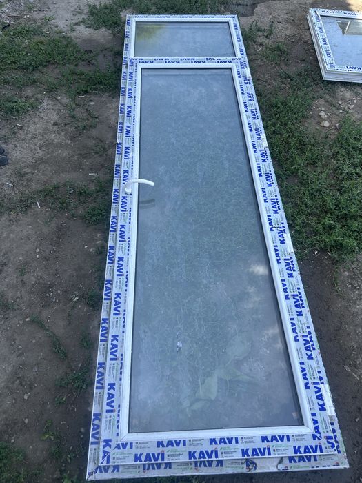 Пластиковая дверь пластиковое окно витражные для балкона, на улицу