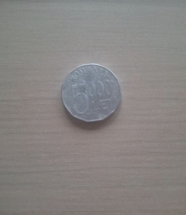 Moneda 5000 Lei  .