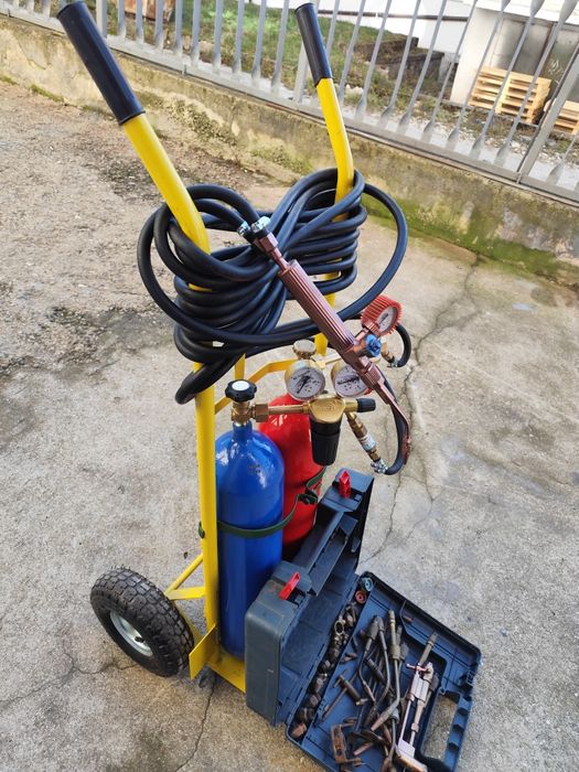 Мобилен оксижен с 2х7 литра бутилки.