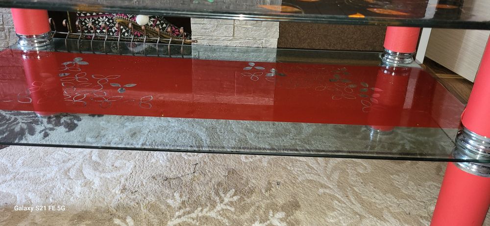 Продам столик стеклянный