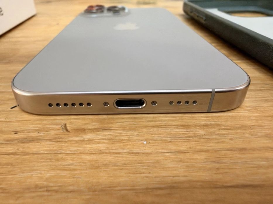 iPhone 16 Pro Max 256GB Natural Titanium
