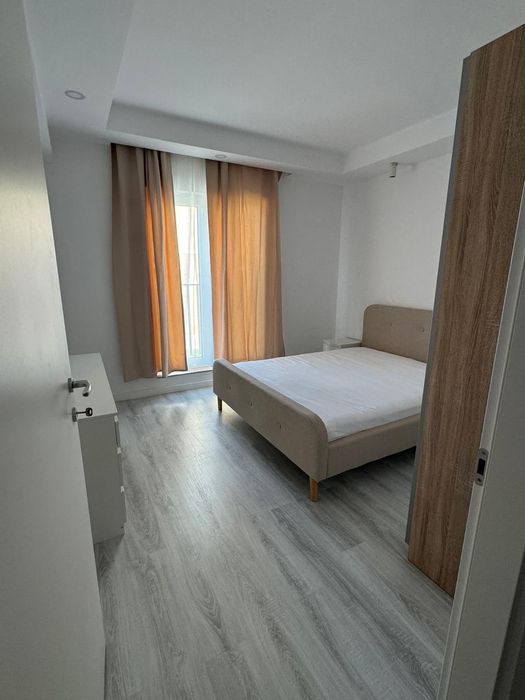 Închiriez apt 2 camere Cosmopolis