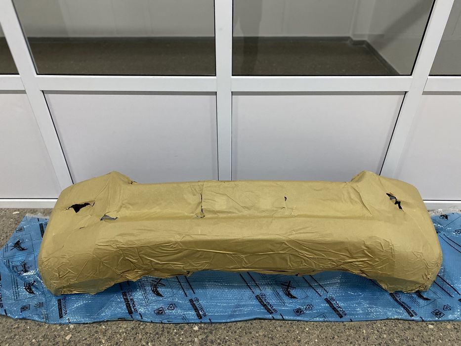 Передний бампер Toyota Land Cruiser 16-20 подоригинал