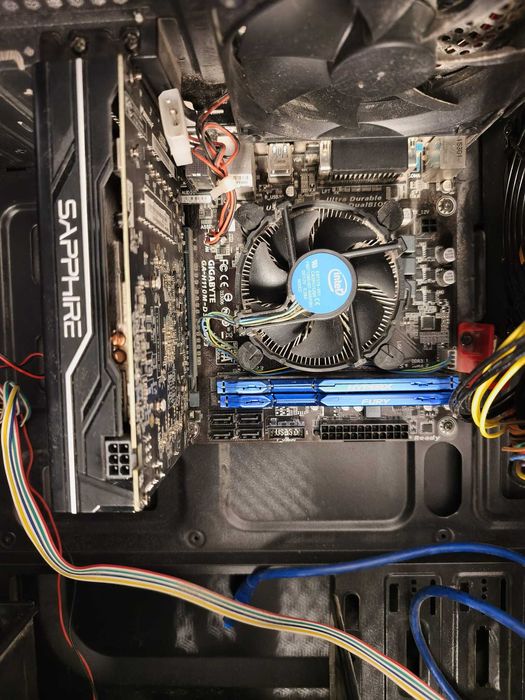 Calculator incomplet (procesor, ram, placa baza, carcasa)