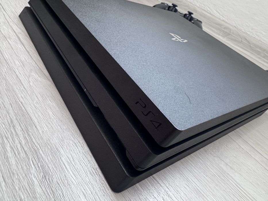 PS4 pro с 7 игри