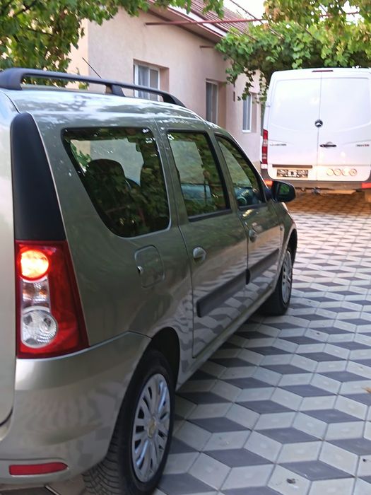 Se vinde Logan Mcv anul 2012 1.6 8v euro5