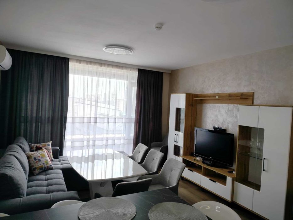 Дава се под наем Тристаен апартамент в Варна, Младост 1 - 100 кв.м за 816 € - Снимка #2