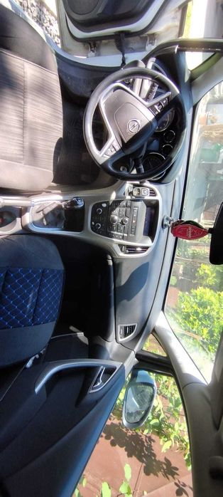 OPEL Astra 2011 — imagine 5