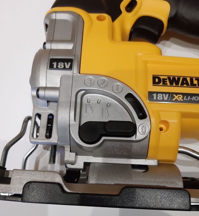 DeWALT DCS331N Прободен трион, Зеге